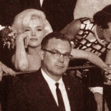 Clubpassionmar2's tweet photo. #marilynmonroe #clubpassionmarilyn #1962 #newyorkcity #arthurkrim #mathildekrim #jfk #presidentkennedy #robertkennedy #isadoremiller #mariacallas https://t.co/jHLVL4bSE9
