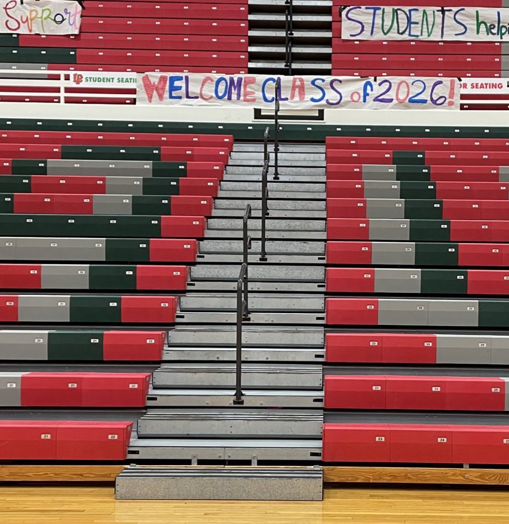 Mr_C_in_122's tweet image. For twelve years, I’ve had the extreme fortune to welcome every freshman class to LPHS. In just two hours, I get to welcome the #ClassOf2026 and I know every #LinkLeader from 2010 - 2022 has their heart in that gym ready to do the same. It’s time to say Welcome to the Family!