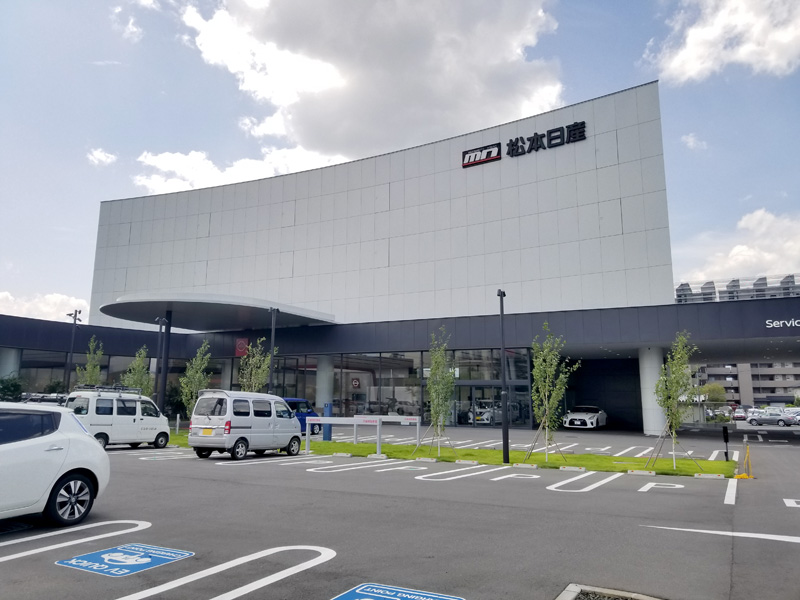 racgakiyamallu's tweet photo. 松本日産自動車 松本店(高宮北)で
8/17～10/11まで、ラクガキ屋のラクガキを
57点展示させて頂きます。
入場は無料です。是非足をお運びくださいね。
９月にはポストカードなどのグッズも置かせて頂く予定です。 https://t.co/Xae8z1dnfs