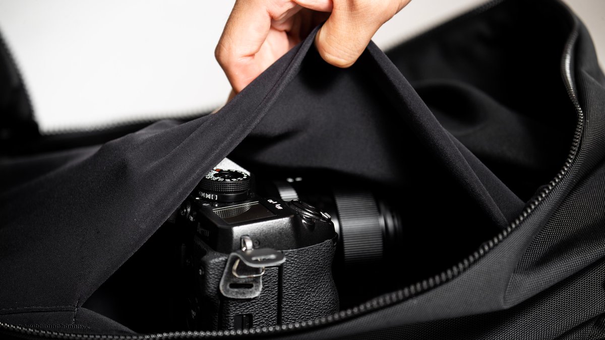 新品・未使用☆kyu daypack　大川優介　カメラバッグ　バックパック 理想のバッグを追い求める男が語る、ミニマルなカメラバッグ
