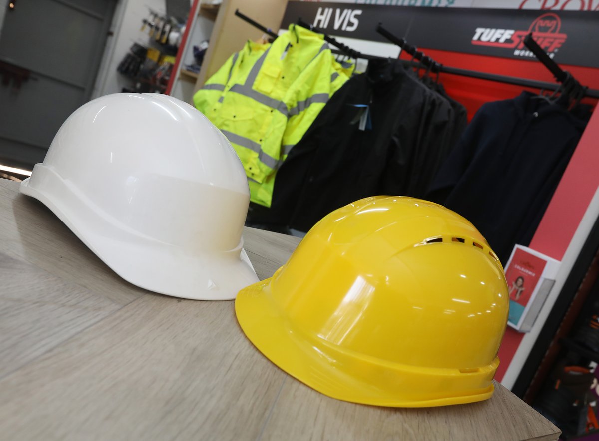 HomefitLTD's tweet photo. ❗️𝗣𝗟𝗔𝗬 𝗜𝗧 𝗦𝗔𝗙𝗘 𝗔𝗧 𝗛𝗢𝗠𝗘𝗙𝗜𝗧❗️

We stock a wide range of Workwear at our Hannahstown Branch. 

𝙁𝙧𝙤𝙢 𝙝𝙖𝙧𝙙-𝙝𝙖𝙩𝙨 𝙩𝙤 𝙨𝙖𝙛𝙚𝙩𝙮 𝙛𝙤𝙤𝙩𝙬𝙚𝙖𝙧 𝙩𝙤 𝙝𝙞-𝙫𝙞𝙨 𝙘𝙡𝙤𝙩𝙝𝙞𝙣𝙜 𝙬𝙚 𝙝𝙖𝙫𝙚 𝙮𝙤𝙪 𝙘𝙤𝙫𝙚𝙧𝙚𝙙.

Contact Martin on 02890 301880 https://t.co/8ofP3l9Ajb