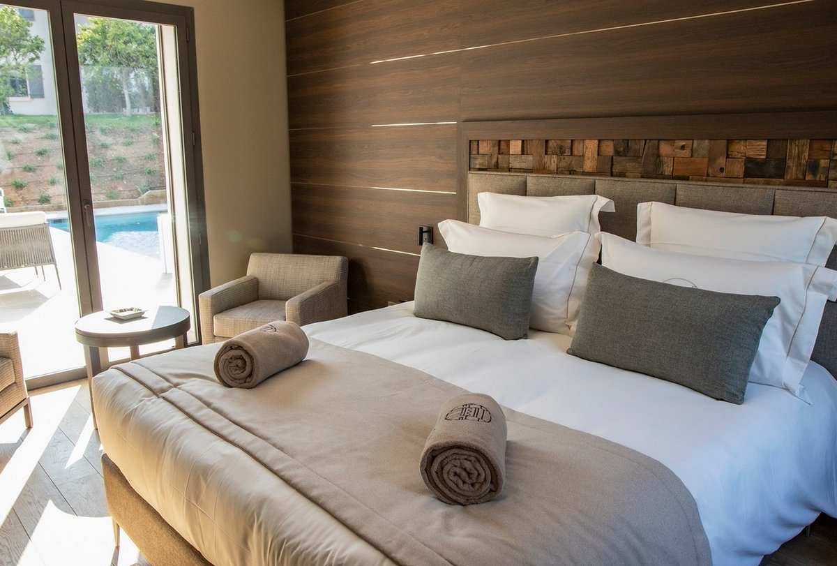 CotedAzurVillas's tweet photo. ✨ Villa Grace | La Croix-Valmer ✨
Lovely family home set in a large garden | 5 bedrooms with AC | Pool &amp; summer lounge with dining area | Walking distance to the beach

Available for rent from August 13!

https://t.co/CHIk2bZMzu

#cotedazurvillas #sainttropez #holiday #summer https://t.co/hmicxd2Kvd