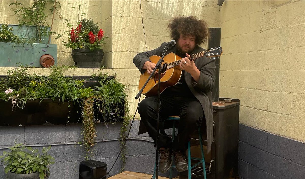 blackjacktap's tweet photo. Sunday sees the second FULL HOUSE SESSIONS, a monthly afternoon session headed up by the incredible @jcoleymusic. The first was a belter, and with the weather expected to be scorching again, an afternoon listening to great acts with a beer ain’t an opportunity you wanna miss. https://t.co/ziODpw8W41