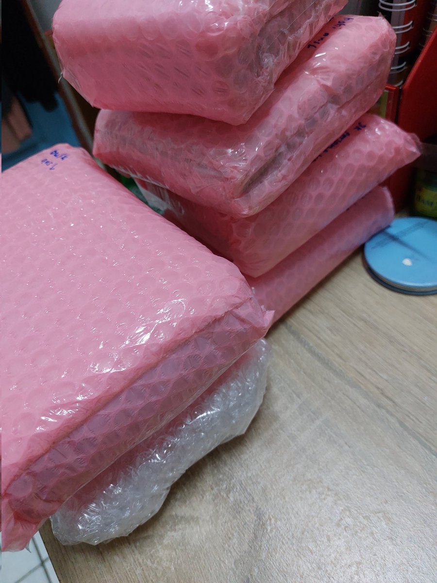 wtbjeonjk's tweet photo. Postage on Thursday 🙇‍♀️ https://t.co/9HKcaxCXPQ