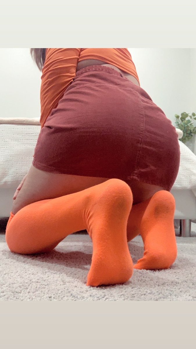 Who’s ready for some Velma action?!? I got really risqué with this set, and I’m thinking of selling the thigh-highs too…