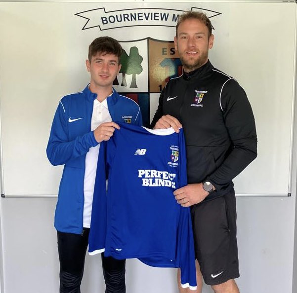 Signing news: We are delighted to confirm the signing of young Alex Henning. 

Alex joined up with the squad late in pre season due to his commitments with Co Armagh in this years Super cup NI. 

We are excited to see what Alex can do in Int A this season 🔵🔴⚽️