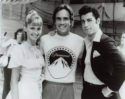 merlinpapin3's tweet photo. .@tbarnaud .@FredOL69007 En Hommage à #OliviaNewtonJohn @W9 diffuse ce soir @Grease de #RandalKleiser (1978) avec  #OliviaNewtonJohn #JohnTravolta   #StockardChanning #DidiConn #JeffConaway #BarryPearl #KellyWard #MichaelTucci https://t.co/hLKlHdHGTw