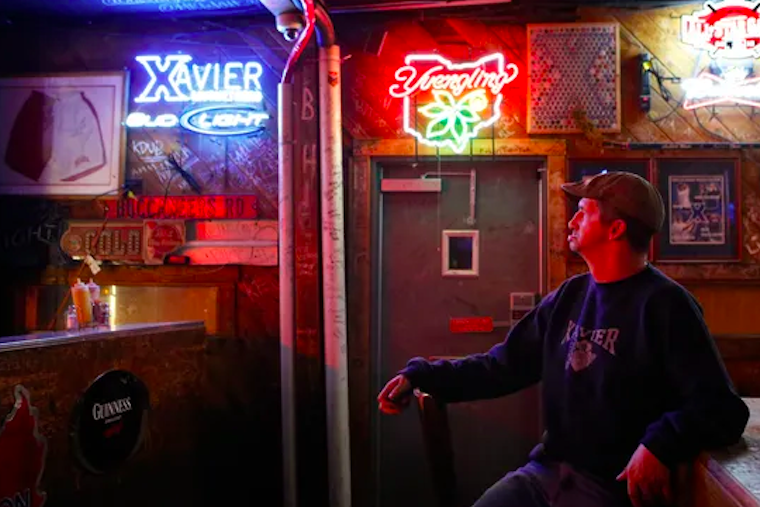 BigDaddyWalker's tweet photo. Tuesdays are reserved for Dana Gardens! Come see DJ P-Alexander tonight from 9 pm - midnight for some karaoke fun!
#karaoketime #singkaraoke #karaokebar #collegebar #collegetown #collegefun #norwood #xaviercampus #xufun #karaokedj #singsongs #singalong https://t.co/hTTCKuSCwZ