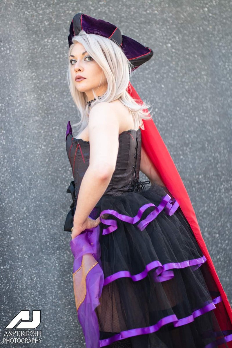 Lady_Ailla's tweet photo. Fantastic set from @Josh_G_Grahame for my Burlesque version of Frollo! #Disneycosplay #disneyvillain #burlesque #cosplayergirl https://t.co/TPlHhPZKbW