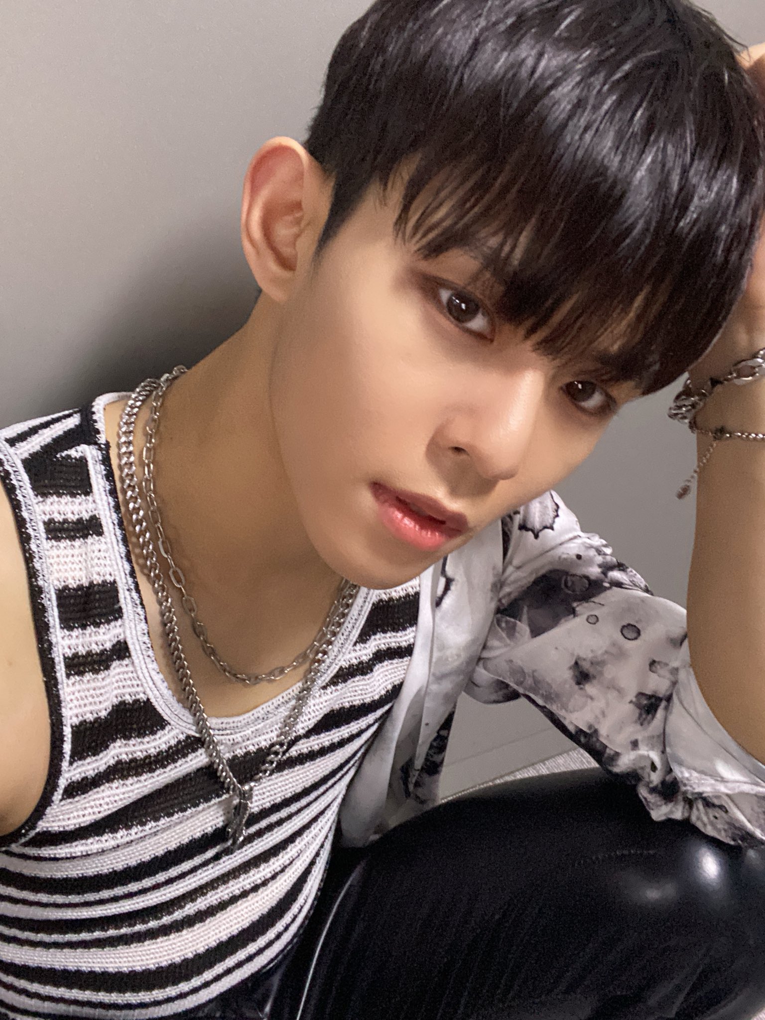 [잡담] 어제 티오원 동건이 셀카 레전드 | 인스티즈