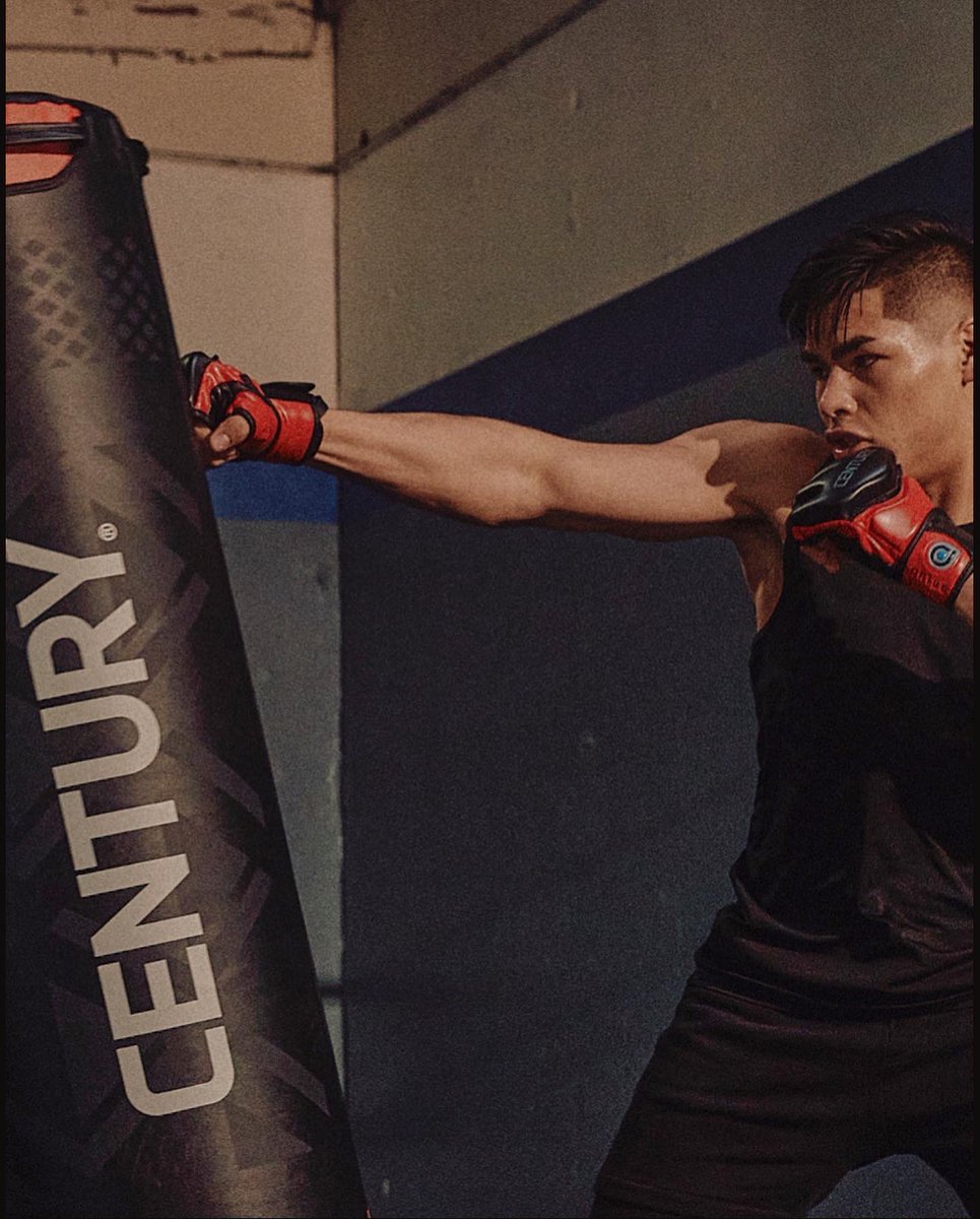 centuryma's tweet photo. Ultimate Versatility. 

Versys VS. 1 - the revolutionary fight simulator.
.
.
.
.
#centurymartialarts #martialarts #mma #VersysVS1 #VS1 #punchingbag #revolutionary #fightsimulator #versatility #fight #workout #fitness #fitnessmotivation #boxing #kickboxing #punchingbagworkouts https://t.co/hFVgnp10KQ