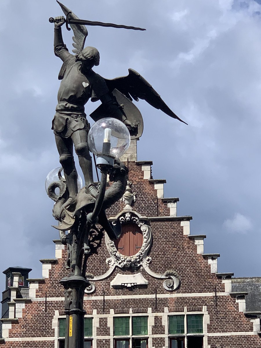 RushaSams's tweet photo. Oh, to be back in Belgium! #visitbelgium #belgianarchitecture https://t.co/XnYn6aCnGT