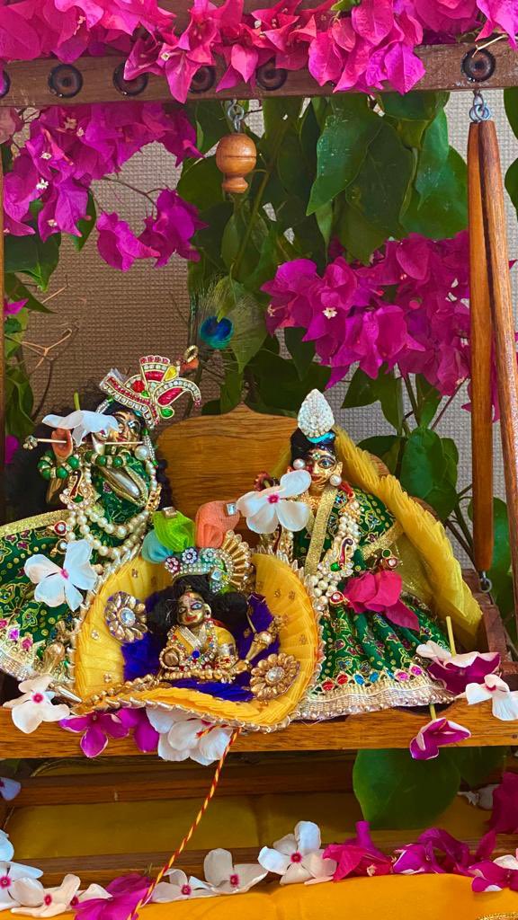 pujabbbr3's tweet photo. #jhoolanyatra #ISKCON #HareKrishna https://t.co/bkq22g6NJv
