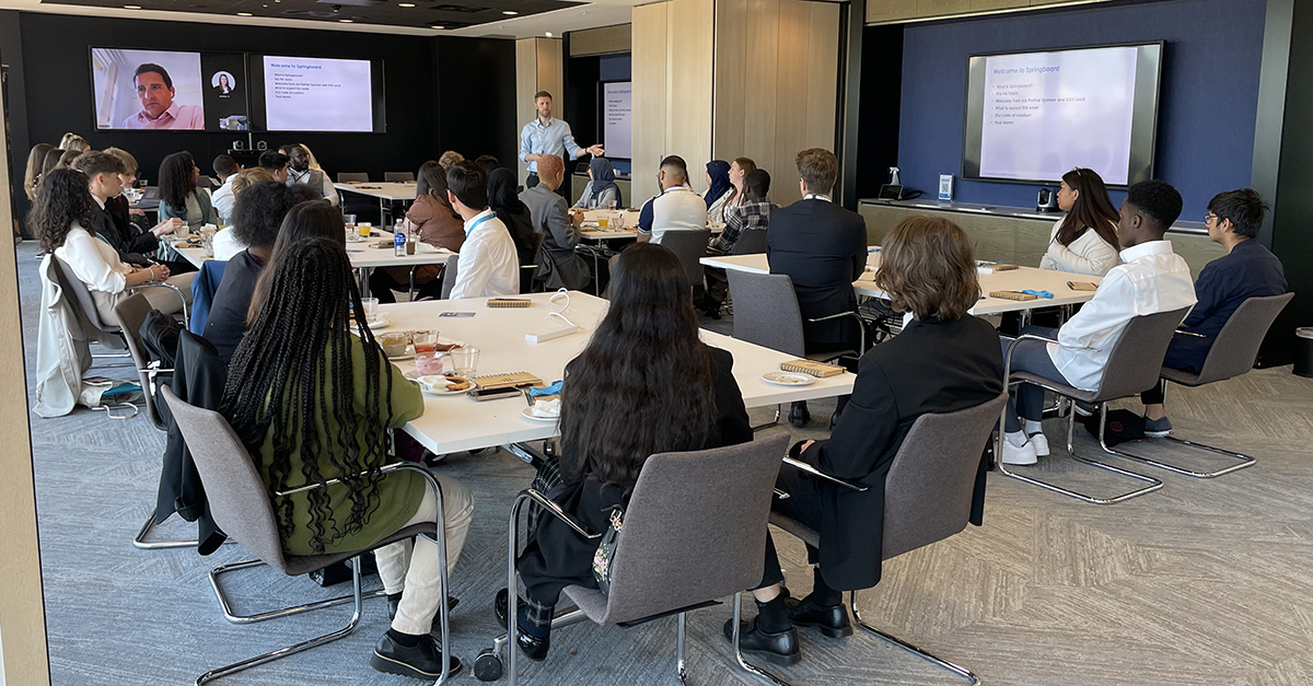 PA_Consulting's tweet photo. Yesterday we kicked off our 5th UK #Springboard Programme. In partnership with @SocialMobilityF &amp; @CareerReadyUK, we bring together 30 students from across the UK to devise technology-led solutions to the world’s most pressing challenges >> https://t.co/rObeKufRrB
#SocialMobility https://t.co/KB3L7U9IS9