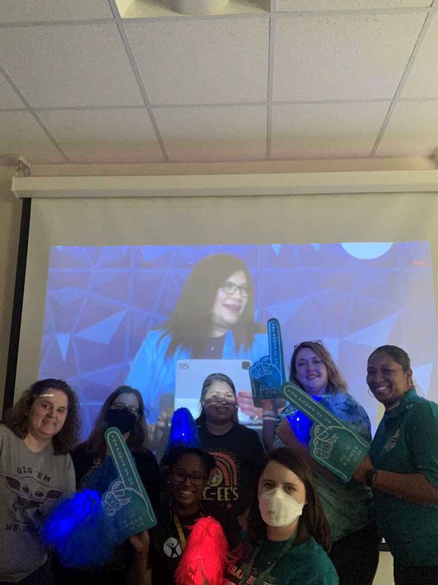 MrsDaugherty17's tweet photo. @SouthIrvingCA is ready to start the 2022-2023 School Year!

Loving the @IrvingISD Convocation! #ThePowerofUs https://t.co/eVEu32aUi1