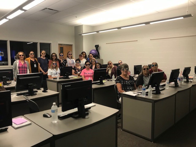 USD457Nutrition's tweet photo. Nutrition Managers getting aboard for the start of school #457BestoftheBest #FuelKSKids @USD457 https://t.co/0DbvoQuBxY