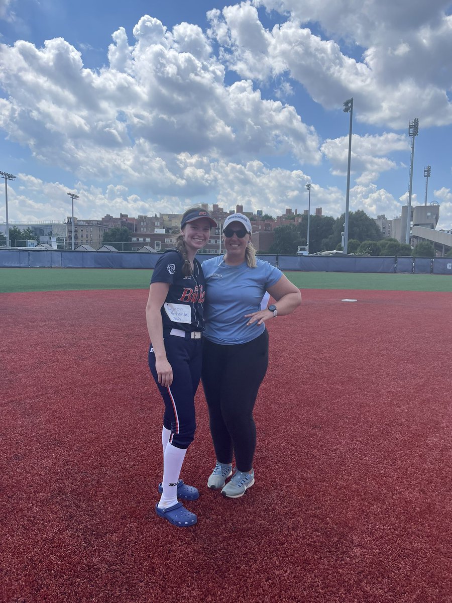 So happy I could spend yesterday with @CULionsSoftball!! Thank you to all that helped out to make yesterday so amazing!! Special thanks to my parents for taking me on this adventure! I hope to be back in the Big Apple soon! GO LIONS 🦁 @JenTeague24 @CoachKrysiak @CoachSmith2121