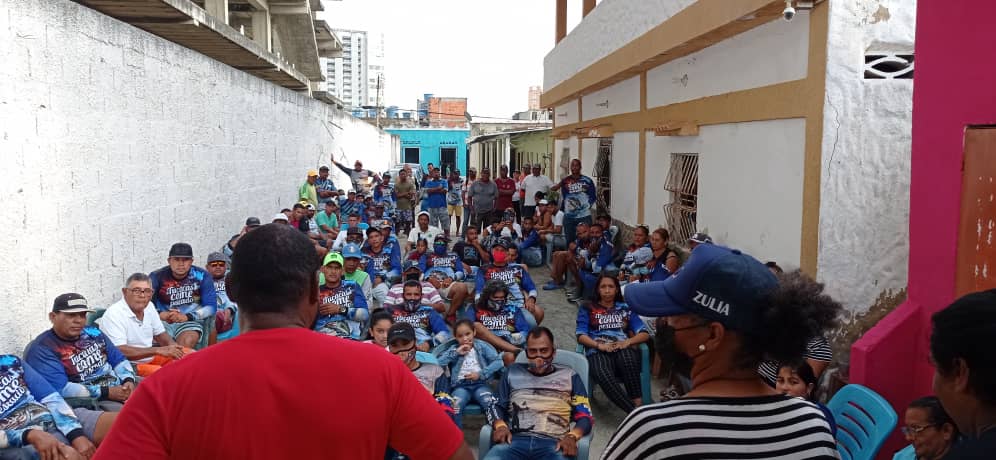¡Despliegue en Falcón! Productiva jornada junto al pueblo pescador organizado de Tucacas. Vamos en unión perfecta por el reimpulso y crecimiento de la economía pesquera local. El pdte <a href="/nicolasmaduro/">Nicolás Maduro</a> cuenta con un ejército pescador leal.
#AlRescateDeNuestrosBienes
<a href="/Jcloyo/">Juan Carlos Loyo</a>