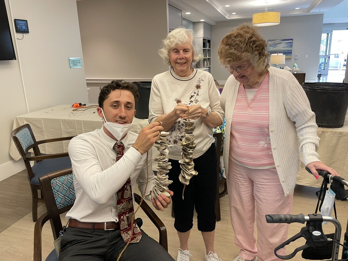 Thank you to <a href="/briana_bozkurt/">Briana Bozkurt</a> for capturing the moment we constructed our 100th VOG! 🎊 

#MannyNFT releasing this Saturday to celebrate