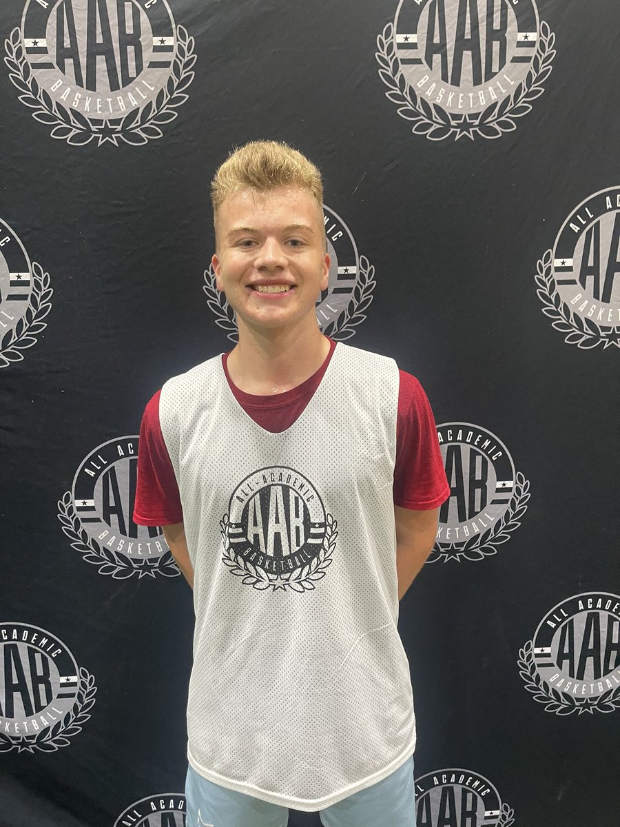 2023 Derek Schlenbecker (Wheaton Academy) has been a Day ✌️ standout today. Hitting shots from range, getting to the rim, and defending 🏀🔥📚