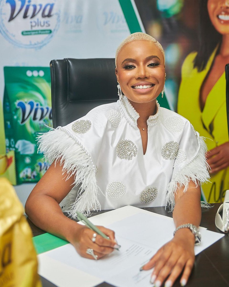 VivaDetergent's tweet photo. Beyond excited to be joining my @AspiraLtd family as the Face/ Brand Ambassador of @VivaDetergent ๐
#NancyXVivaPlus
#SpotlesslyClean https://t.co/GFrP9ANRp7