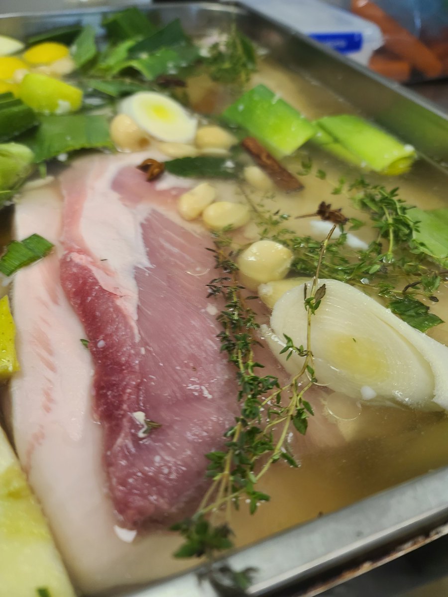 hecooksalot's tweet photo. Yesterday's Ham Stock used today to slow cook tomorrow's Pork Belly. It's all about the flavour #useitall #workplacecatering #sodexuk_ire https://t.co/lj0slX7bVX