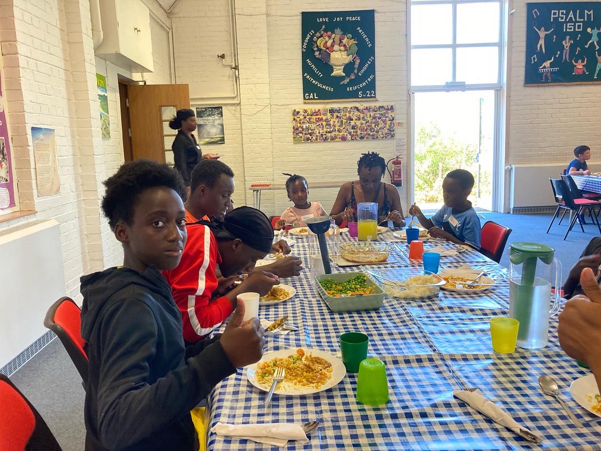 NewaddingtonBC's tweet photo. Make Lunch today. Thumbs up for the food (Sandraβs famous curry), a film with ice cream and popcorn and fun in the sun. Everyone was full up to the brim, worn out and ready to jump in the paddling pools as soon they got home. #makelunch #tlg #tlgmakelunch #community https://t.co/0b3FXFVW43