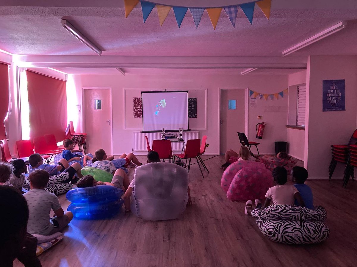 NewaddingtonBC's tweet photo. Make Lunch today. Thumbs up for the food (Sandraβs famous curry), a film with ice cream and popcorn and fun in the sun. Everyone was full up to the brim, worn out and ready to jump in the paddling pools as soon they got home. #makelunch #tlg #tlgmakelunch #community https://t.co/0b3FXFVW43