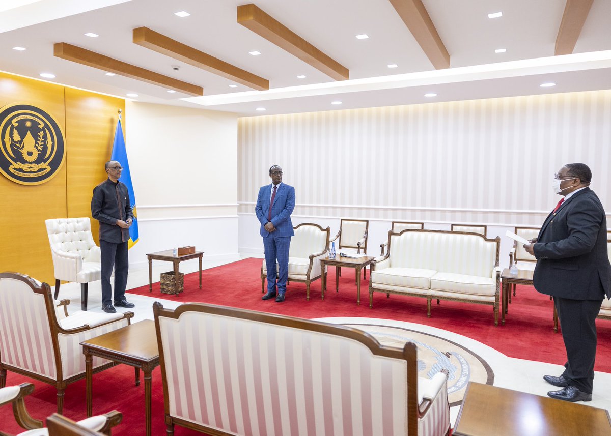 UrugwiroVillage's tweet photo. This afternoon, President Kagame received letters of credence from new Ambassador WANG Xuekun of the People’s Republic of China and new High Commissioner Andrew Zumbe Kumwenda of the Republic of Malawi. To view and download photos: https://t.co/YBXex26ntq https://t.co/i3CcqzANjs