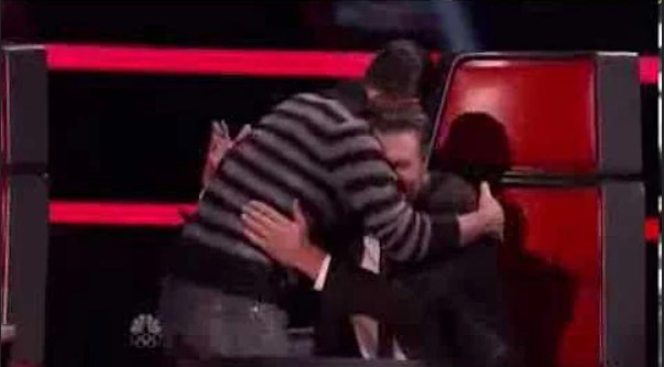 SHEFANI_News's tweet photo. Adam & Blake - On 'Tribute'. 'Here In Your Arms' (Hellogoodbye) (Shevine-Moment) (03.05.2014) #BlakeShelton #AdamLevine #Shevine #Hellogoodbye https://t.co/M4pjupzFhw https://t.co/rg6zApOwRp