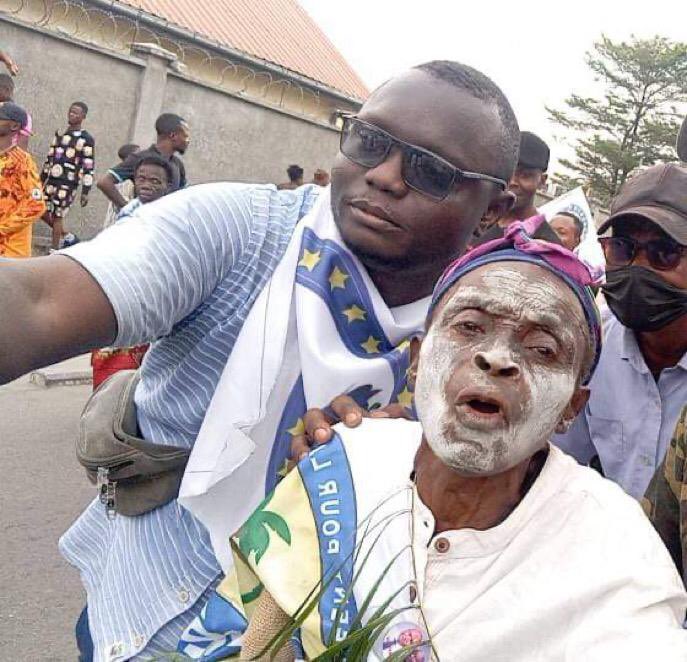 Nous disons merci à la première dame de la RDC pour le bon conseil à cette maman.