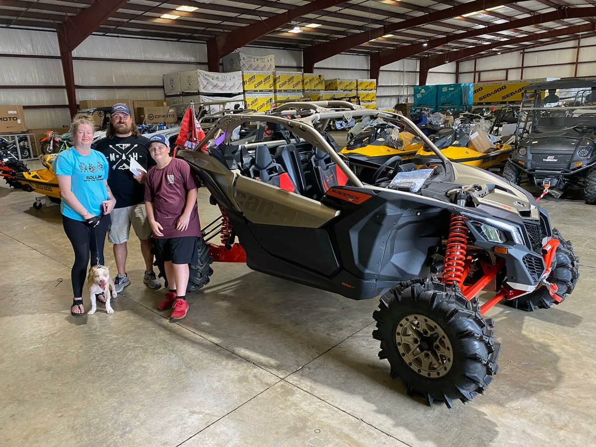 hburgcycles's tweet photo. Congratulations to Mallory, Adam, Zander and Loki Coleman from Brandon, MS for purchasing a 2022 Can Am Maverick X3 Xmr Turbo RR at Hattiesburg Cycles! #canam #x3 #turborr #200hp https://t.co/ixfeKBbdSF