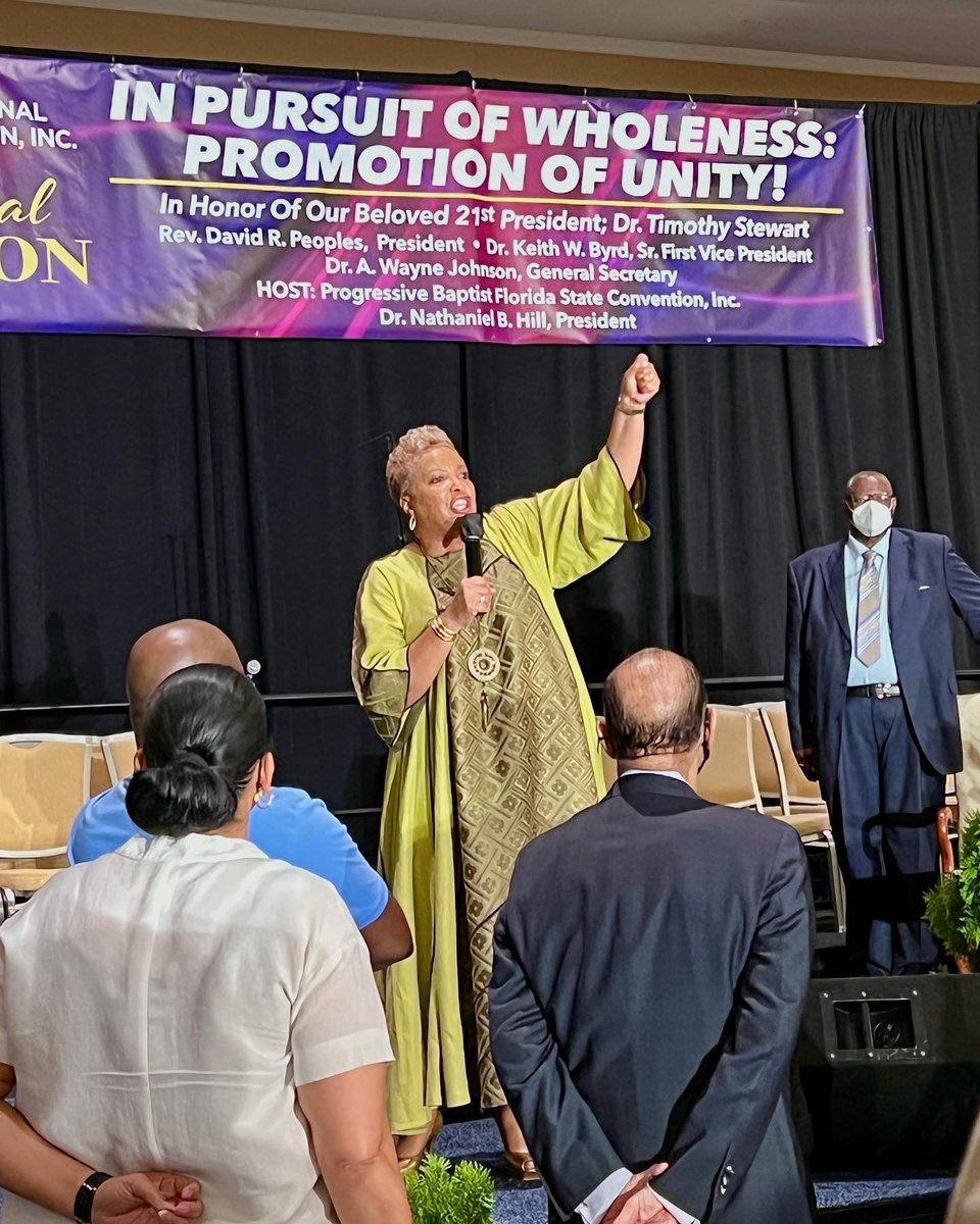 jewellondon's tweet photo. Dr. Gina M. Stewart blessed my whole soul last night!! Legacy is not just about death, but about life. How do you want to be remembered? @drgmstewart @PNBCINC #pnbc #pnbcinc #SisterPreacher #HerStory #GreenLeaves🍃 https://t.co/M6yAa7R9aw