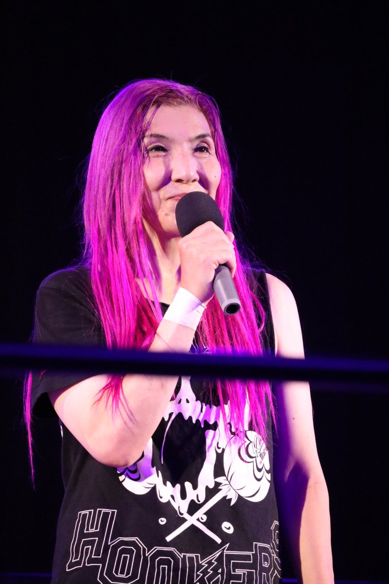 mone7nara's tweet photo. #KAORU 選手  引退試合
ファイナル
 #Dfix  VS #Marvelous

もう、言うことない！

本当に涙出てしまった

 #KAORU 選手を初めて見たのはGAEAでした。白コスのKAORU選手

最後、楽しめましたか？

あっ、3枚目の匠さんは
 #薮下 選手の鞭に打たれ、観客席に逃げて来られました(笑) https://t.co/L4Ag4yHzP9