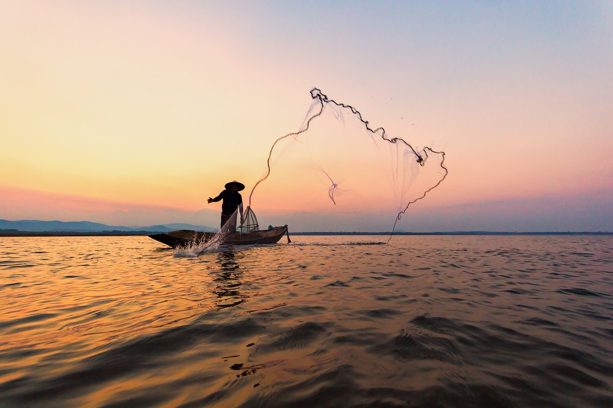 #IndigenousDay

In many regions, #climatechange is degrading ocean health &amp; altering stocks of marine resources. Together with over-harvesting, #climatechange is threatening the future of the sustenance provided to #IndigenousPeoples.

#IPCC #ClimateReport bit.ly/WGIIFAQ