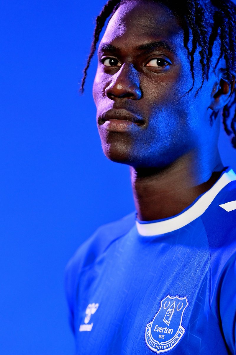 Everton's tweet photo. Amadou will wear #⃣8⃣ in honour of his hero, the late @kobebryant 💙🏀 https://t.co/zSsx9BenHo