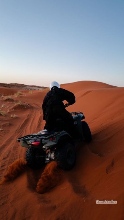 Sir Lewis Hamilton Namibya çöllerinde 🏜