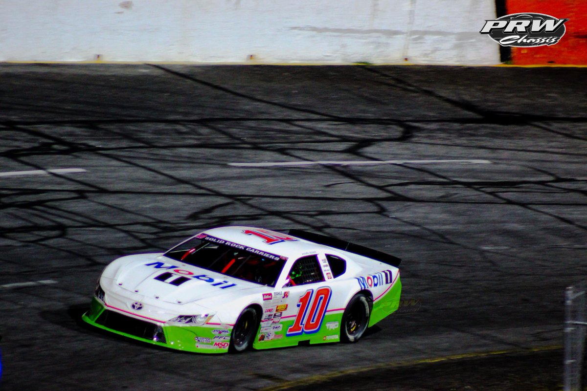 PRWchassis's tweet photo. Here's a look back at some PRW customers in the @CARSTour
Throwback 276 at @hickoryspeedway.
@toastt57 @LeeFaulkRacing @JacobHeafner @IsabellaRobusto @dylonwilson
#prwchassis #Throwback276 #throwback #latemodel #shorttrackracing #shorttrack
#grassrootsracing https://t.co/r3gh4t0pMH