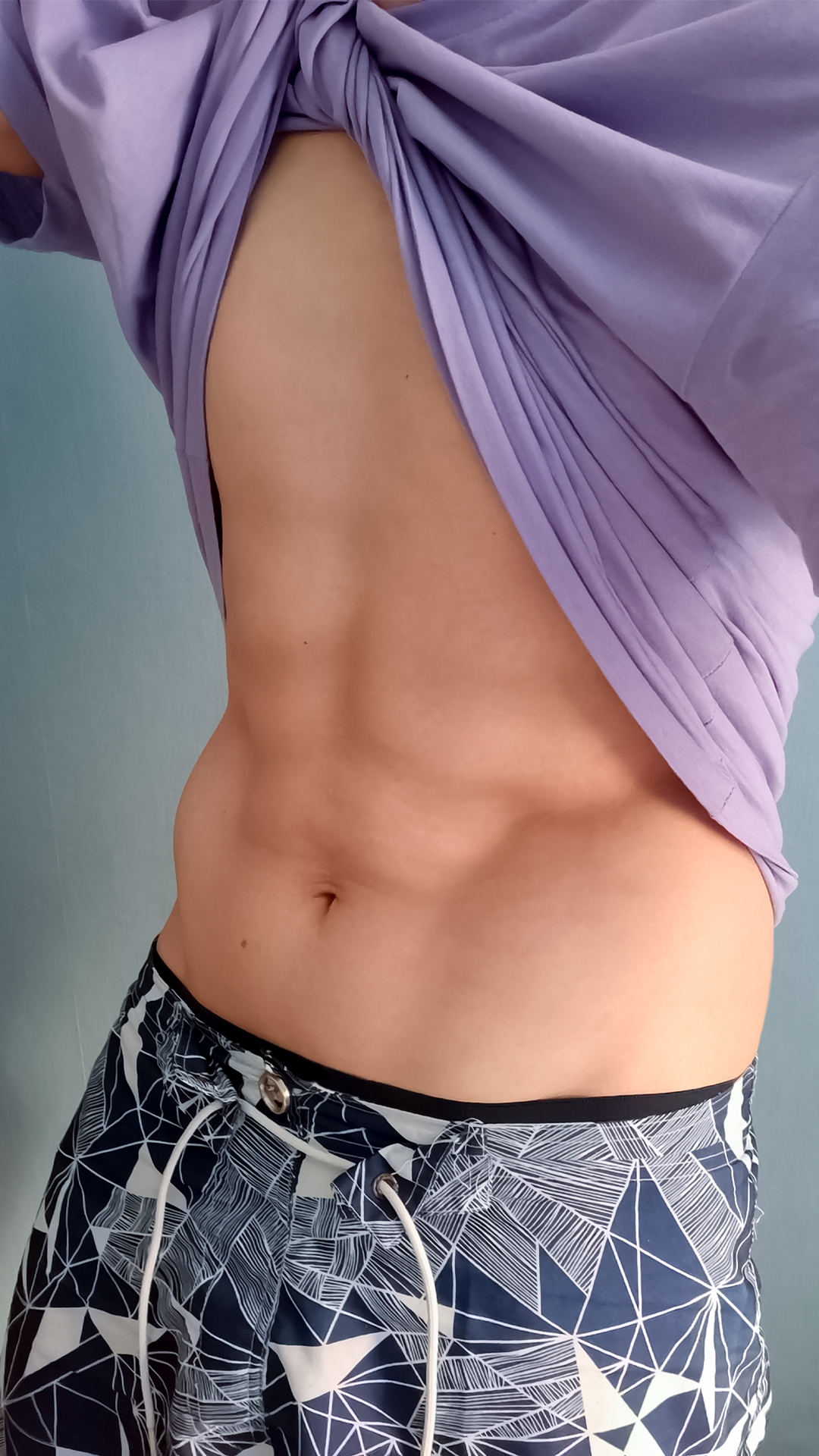 I feel very lonely today?. How to entertain yourself??

#twink #abs #hornyday #kinkyboy #skinny #nsfw