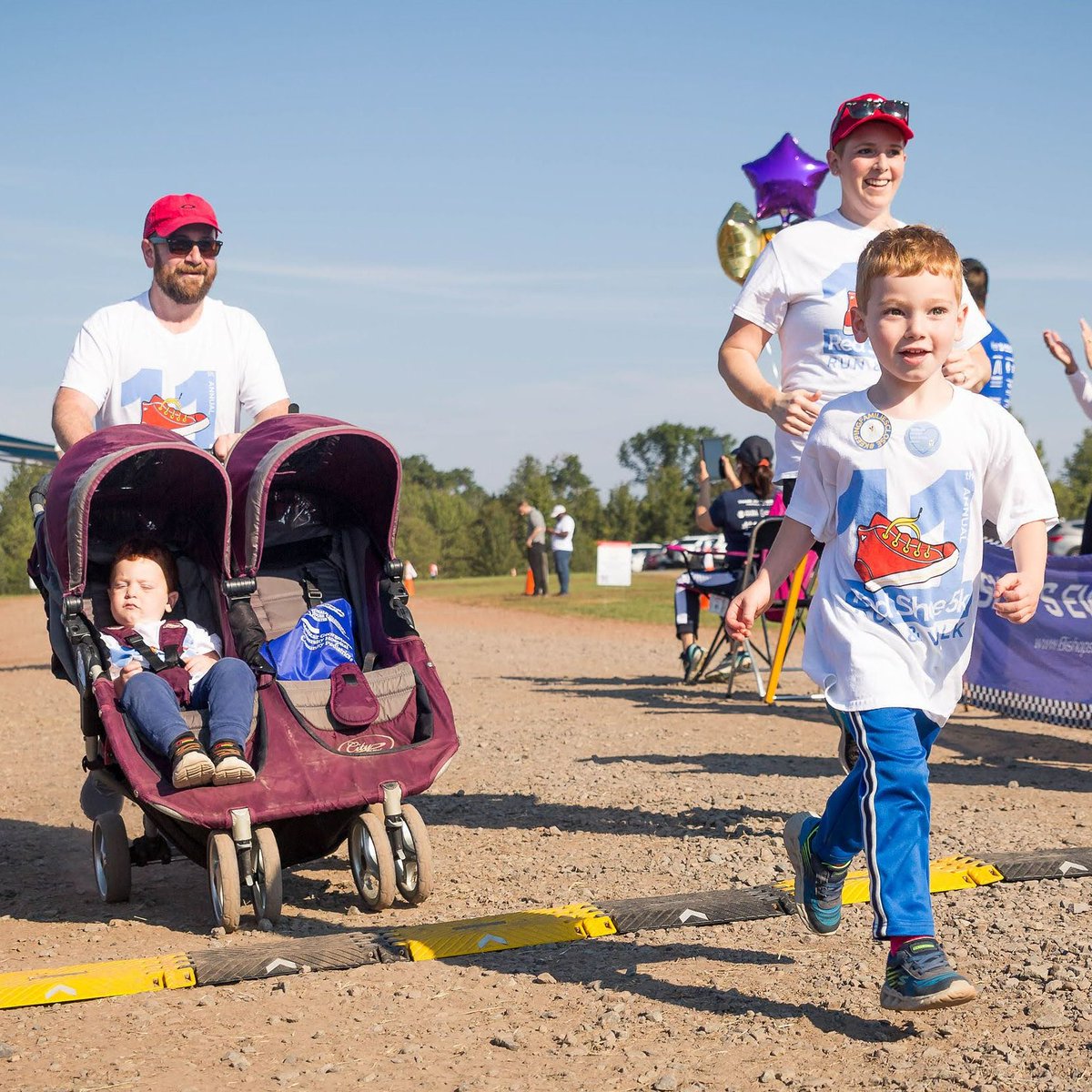rmhousedc's tweet photo. Even the smallest runner ๐ can make a difference for hospitalized kids. Register your little one for our #RedShoe5k Kid's Fun Run today! Sign up at https://t.co/uZ3tKzXitW.
#ExerciseWithYourChild https://t.co/mLyrwAbYcq