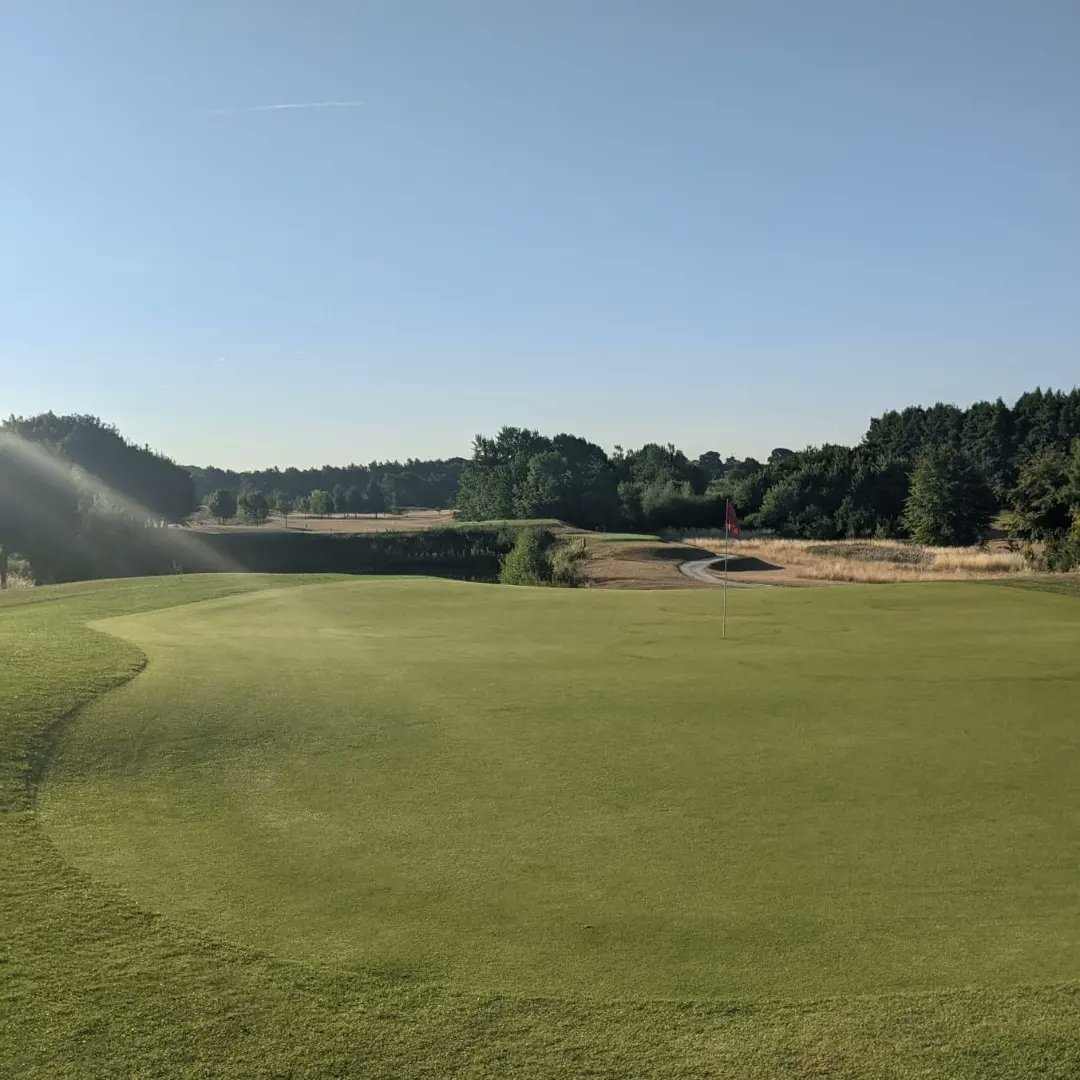 CaddingtonGolfC's tweet photo. Not bad for a #tuesday
Blue course greens were cut and fed today ahead of the club championship on the 20/8/22
6-2-10 Grow Power feed today from #turfcare
Bring on #clubchamps
#golf #Caddingtongolfclub #tees #goling #lutonirish #caddington
@HeadGK_CGC
@turfcarescott https://t.co/Qq7VA0cE6p