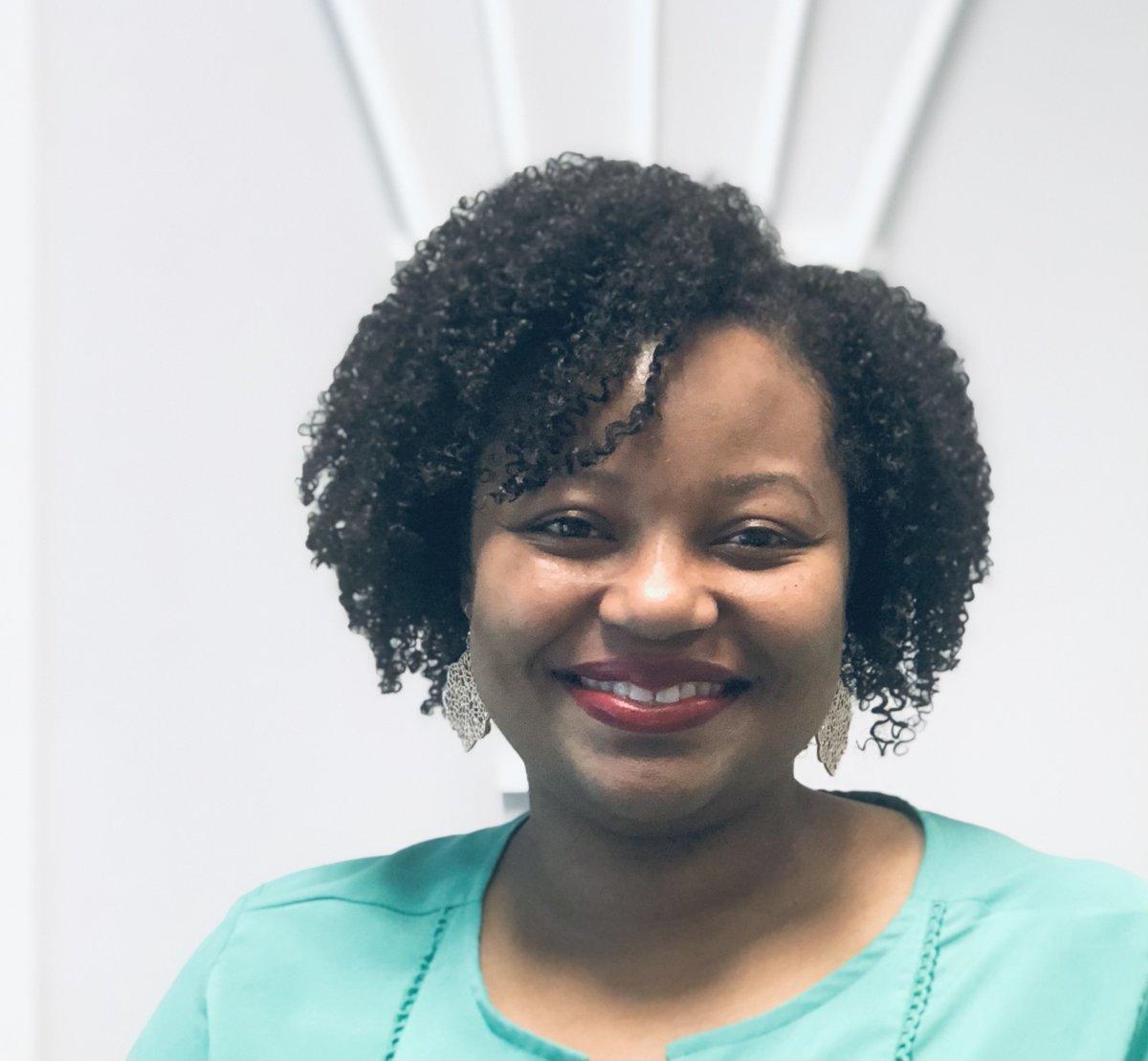 The Wall College welcomes Bernita Platt '08, lecturer in the Department of Management and Decision Sciences. Bernita will teach global business, entrepreneurial leadership, and generating innovative ideas! Welcome, Bernita! #CCU #FeeltheTeal #TealNation #ChantsUp 👌