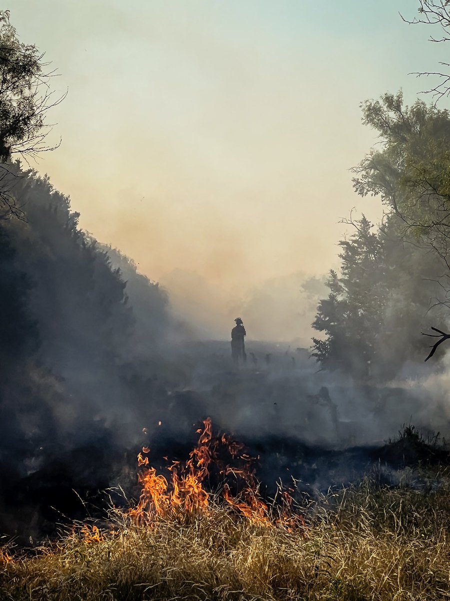 Whoever said the small things don’t matter, has never seen a match start a wildfire. 

📍Dempsey Fire, Graford, Tx