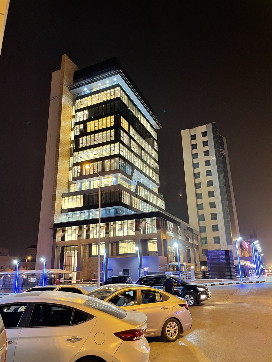 AddadRuh's tweet photo. الانتهاء بشكل كامل من تنفيذ مبنى #هرفي على طريق الملك فهد بحي #العقيق في شمال #الرياض والذي تم استئجاره من إحدى الجهات الحكومية https://t.co/YogRaNFuLh