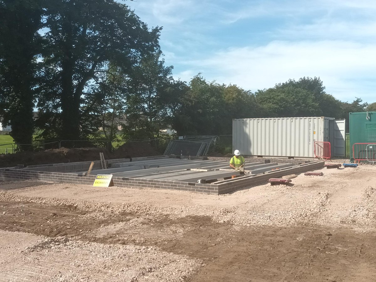 TerraNovaDev's tweet photo. Shaping up nicely at our Slyne Road development in Lancaster. This scheme will deliver 14 new affordable homes for shared ownership #BuildingGreatness 

Sales coming soon by @PlumlifeHomes  

@AAProjectsLtd @Sutcliffe_1985 @paddockjohnson @GP_DevTeam https://t.co/j9apjnb3DP