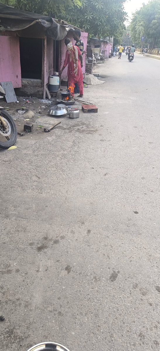 Picture speaks a lot about the failure of various efforts undertaken by the government as well as  civil society. Smoke kills.
#airpollution
#healthproblems
#wastageofresources
#breathingproblems
#burdenonhealthcaresector
#problemofunwatedgarbage
#risktochildrenhealth.