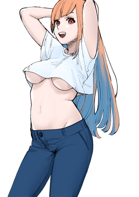 今短いトップスはやってるって聞いて驚愕した 