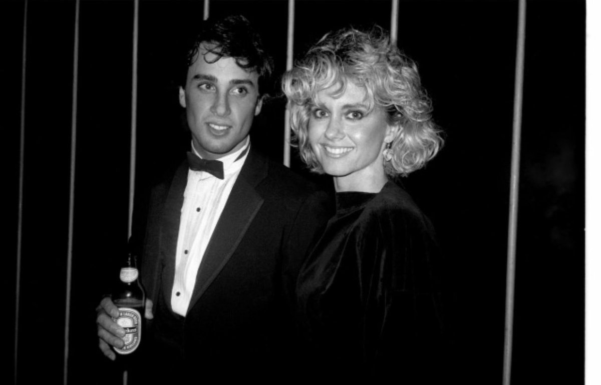 sianetta's tweet image. @Richzeoli #ZeoliArmy
@DawnStensland 
I became obsessed with #OliviaNewtonJohn when she was dating and eventually married #MattLattanzi
Being a young Italian girl I swooned over those two
especially him😊
She was a darling gal 
a great talent 
Godspeed Olivia✝️✝️
#ForeverSandy