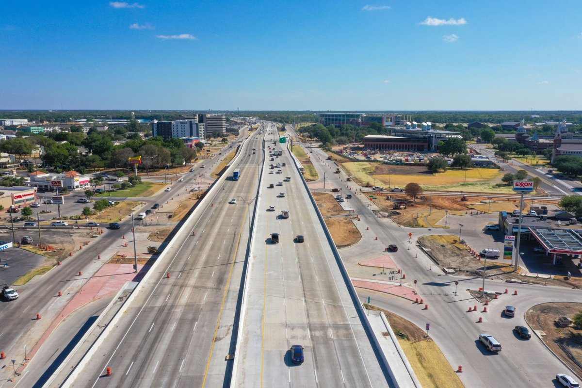 cityofwaco's tweet image. Northbound I35 sure looks gorgeous, Waco!

@TxDOT has opened all 4 northbound lanes! Workers have really strived to finished ahead of schedule w/completion scheduled for early 2023. (Our appreciation to the workers out there in the heat getting things done!) 

#wacotexas #wacotx