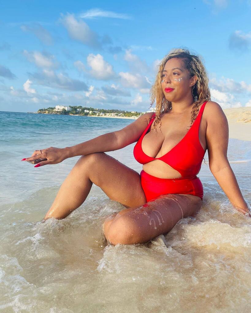 lexiwthecurls's tweet photo. Yep! I’m going to keep wearing this @mbmswim 👙! It’s Black, Woman owned too! 👏🏽

📍 Anguilla 

👱🏽‍♀️: @iloveindique 

#anguilla #anguillabeaches #travelinfluencer #atlantainfluencer @anguilla_tourism https://t.co/PHrhctAnoB https://t.co/KP76dDH2yZ